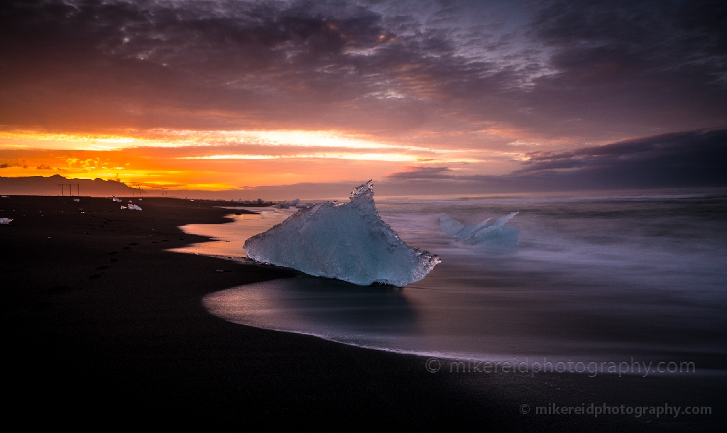 Iceland Jokulsarlon Two Ice Sculptures.jpg 