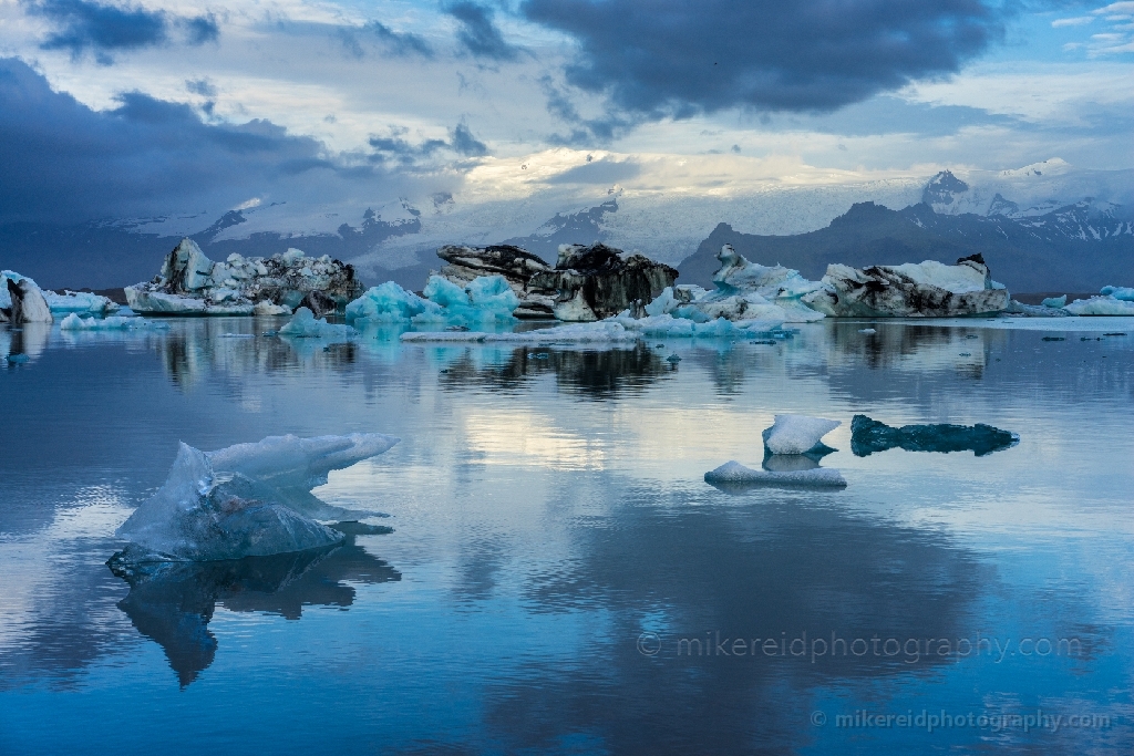 Iceland Jokulsarlon Ice Lagoon Landscape.jpg 