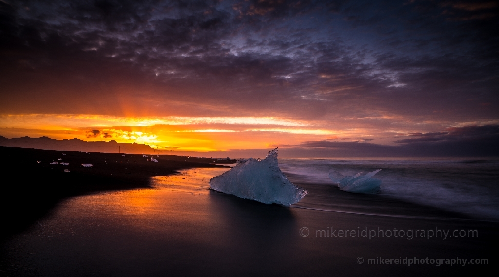 Iceland Jokulsarlon Sunrise Sunrays Ice.jpg