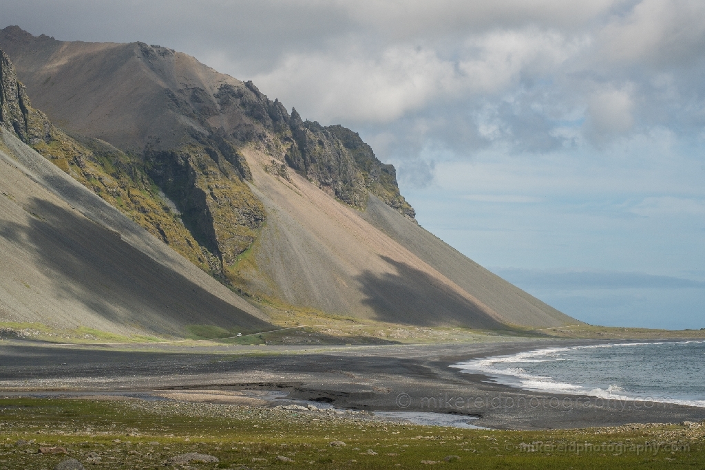 Iceland Vatnajokull Clouds on Cliffs.jpg 
