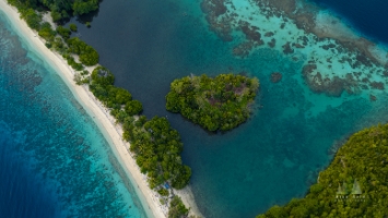 Indonesia Raja Ampat Photography Pianemo Homestay Sandy Beach Mavic 4 Pro.jpg default