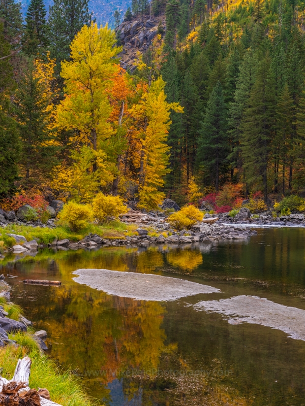 Wenatchee River Fall Colors Reflection 