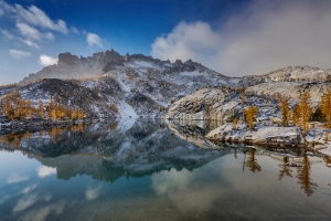 Enchantments Alpine Lakes Photography Officially the 8th toughest day hike in the country, the Enchantments Lakes Basin pays off with incredible beauty. Fall...