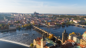 Prague Charles Bridge and Old Town.jpg default