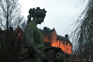 statue and castle