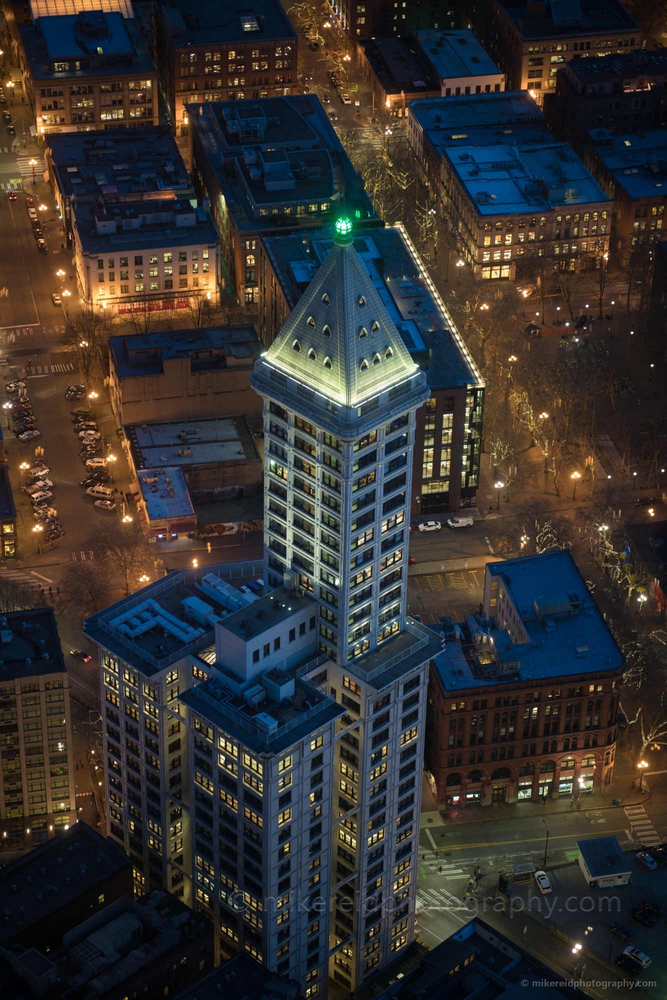 Night Smith Tower Sky View Observatory Seattle