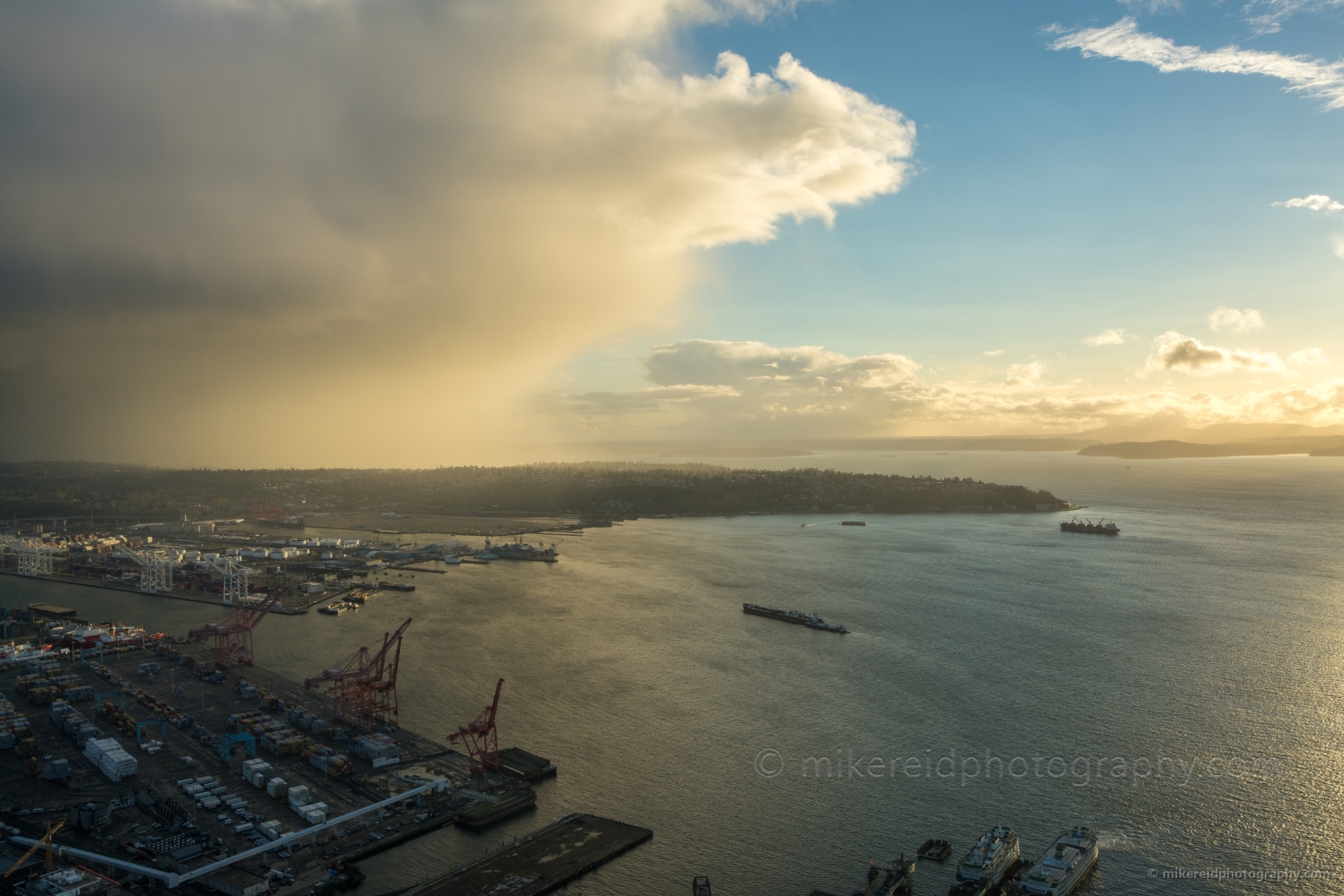 Rain Squall Moving in Sky View Observatory Seattle