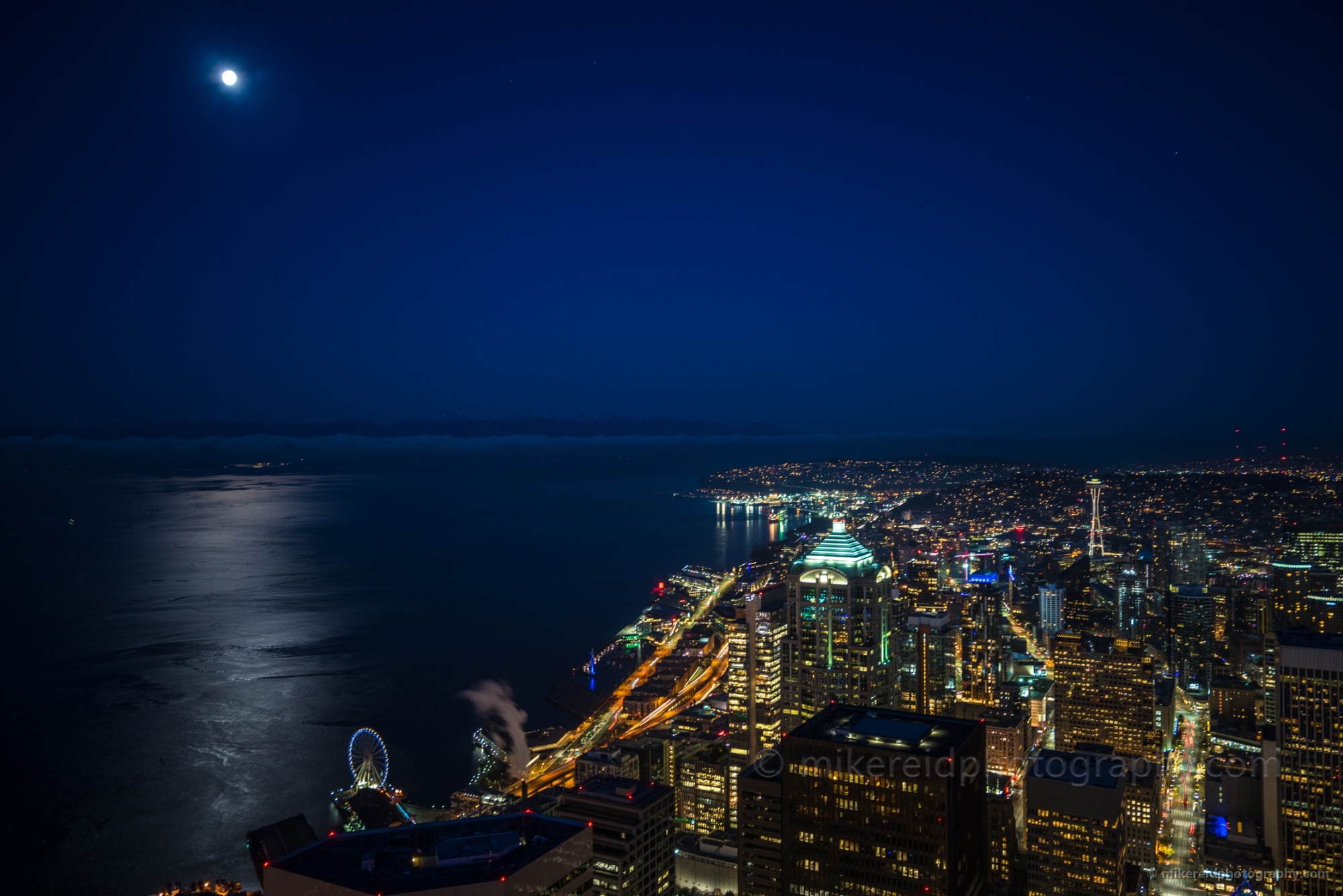 Seattle Photography Moonset Light