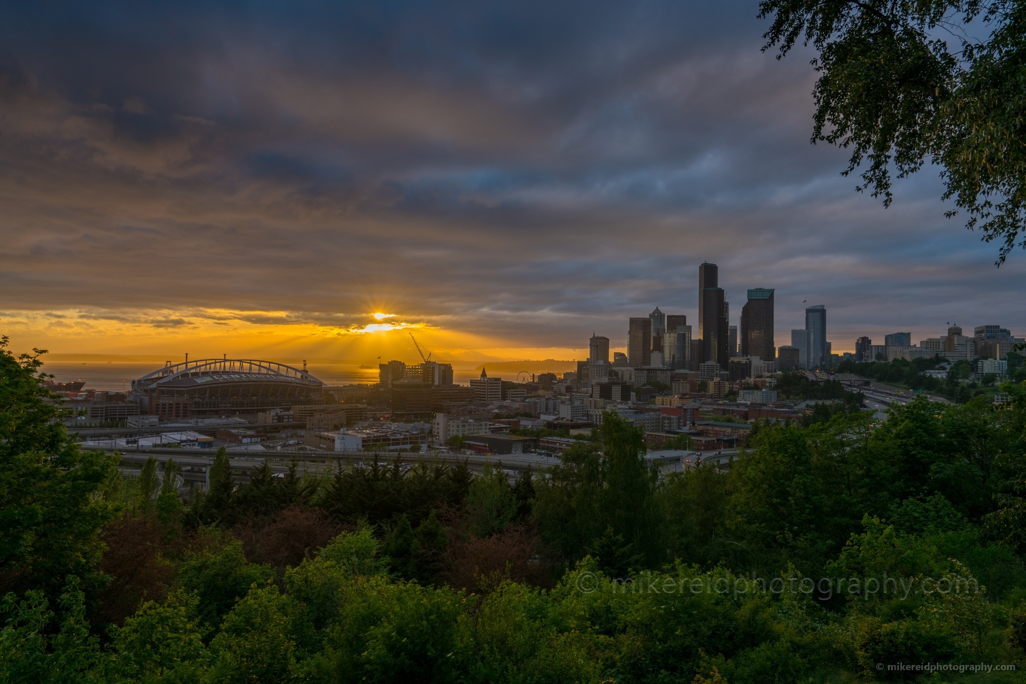 Seattle Photography City Evening Sunstar from Rizal