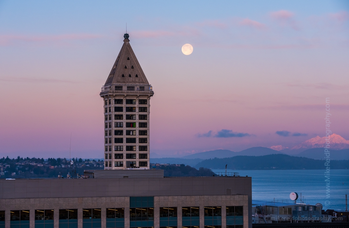 Seattle Moonset and Smith Tower