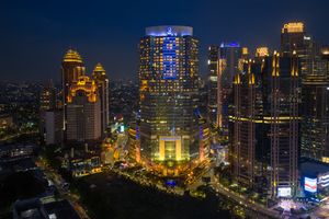 Aerial Indonesia Mavic 4 Pro Hotel at Night.jpg default