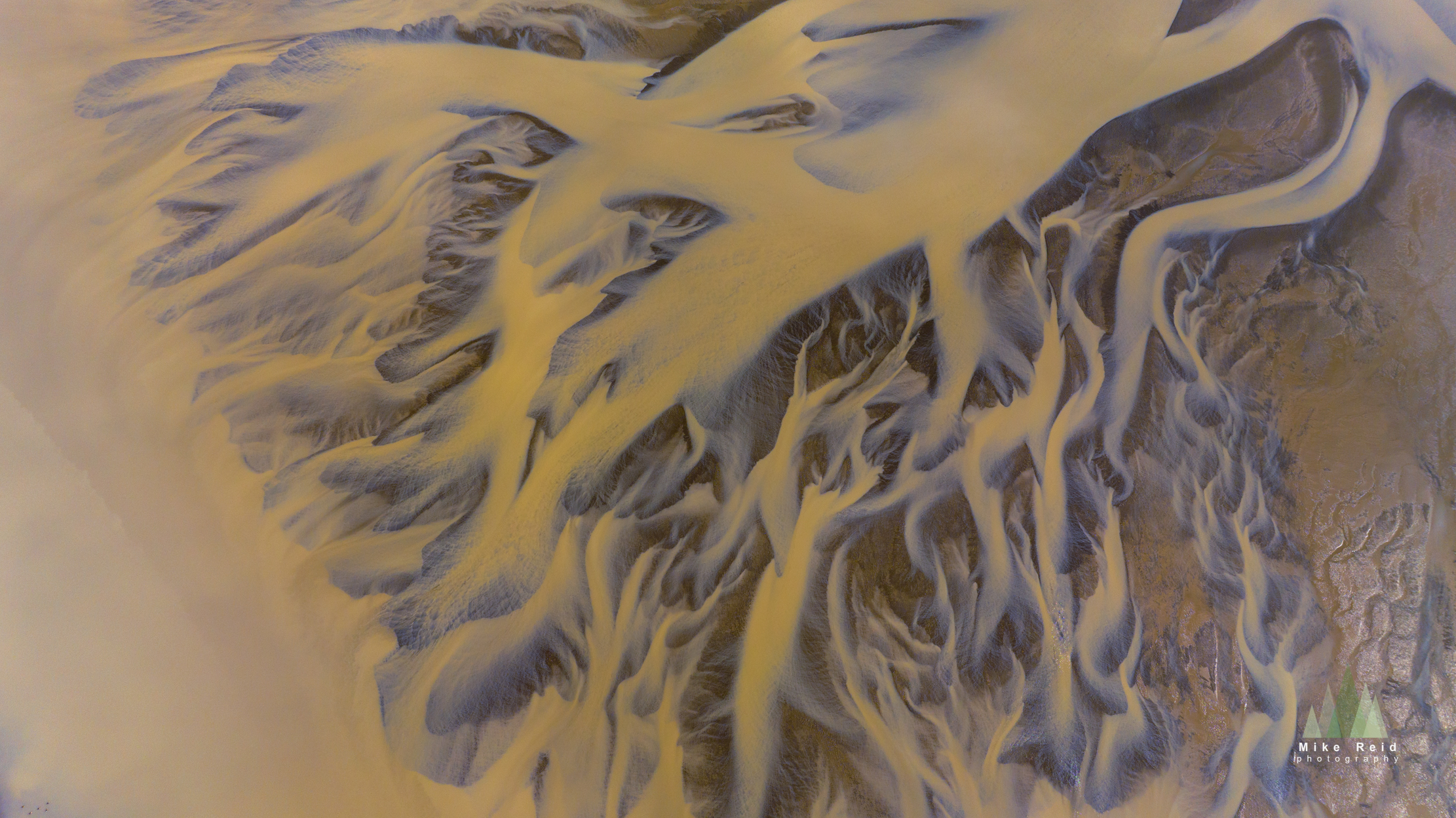 Glacial river patterns from above