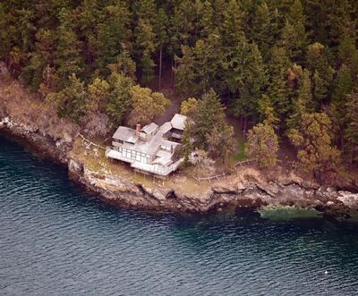 aerial waterfront real estate photography